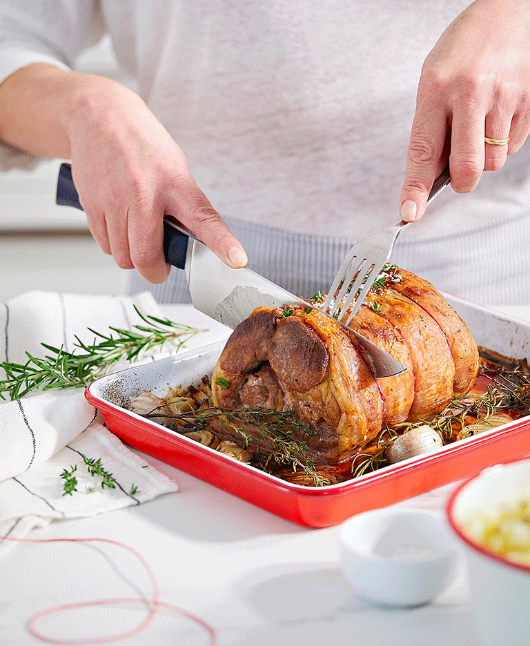 Sella di agnello arrosto e patate schiacciate