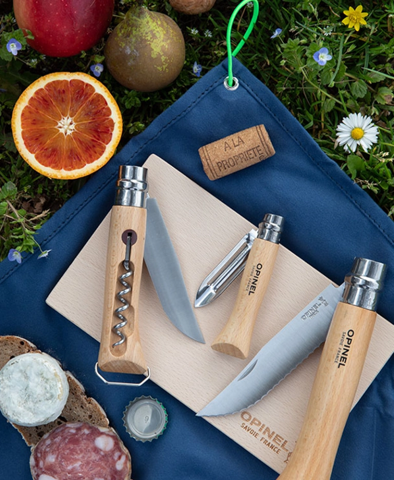 The Nomad Cooking Kit for picnics while hiking