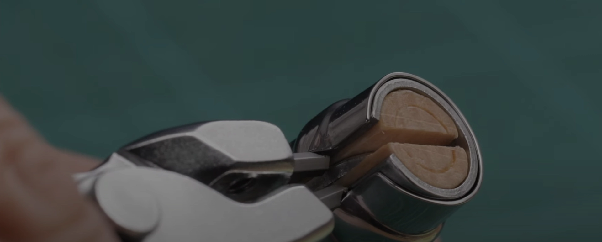 Wie ziehe ich den Virobloc®-Sicherheitsring meines Opinel-Messers nach?