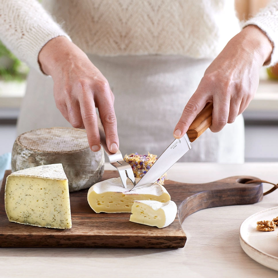 Couteau à fromage de table Olivier
