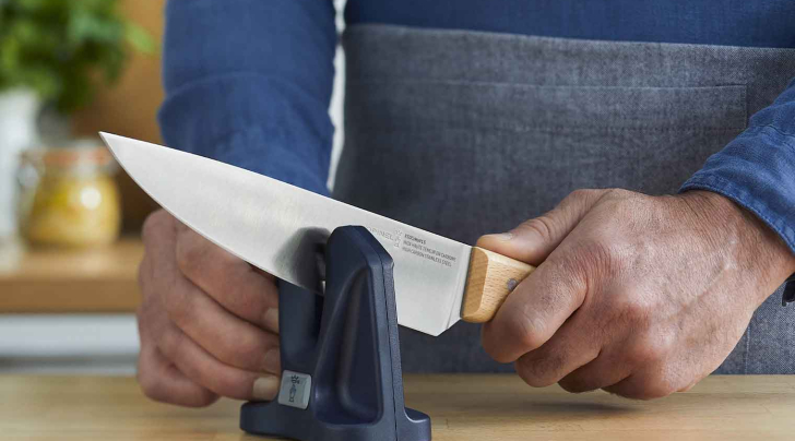 Kleiner und kompakter Messerschärfer